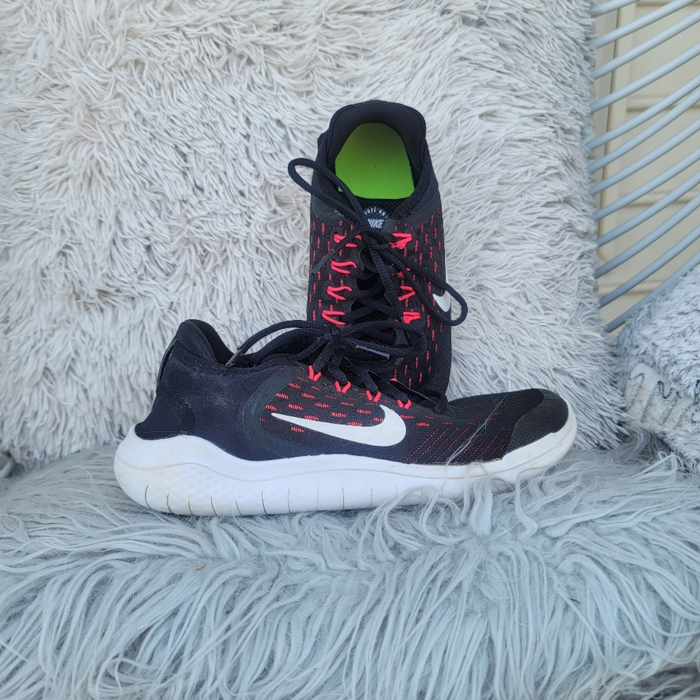 Nike Free run RN in Black/pink